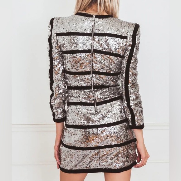 Stunning Black and Gold Sequin Long Sleeve Dress - Picture 4 of 5